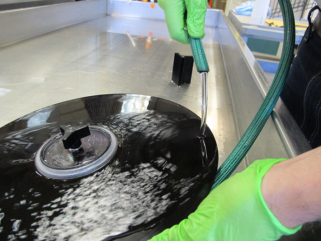 Rinsing the disc